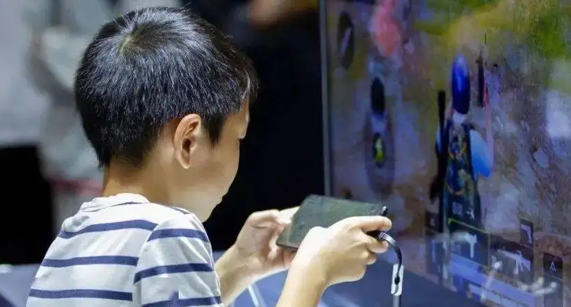 新未成年人保护法实施一周年，未成年人网络游戏的使用时间显著减少